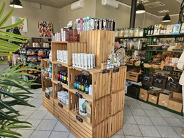 Policové regály do pet shopu od JPL